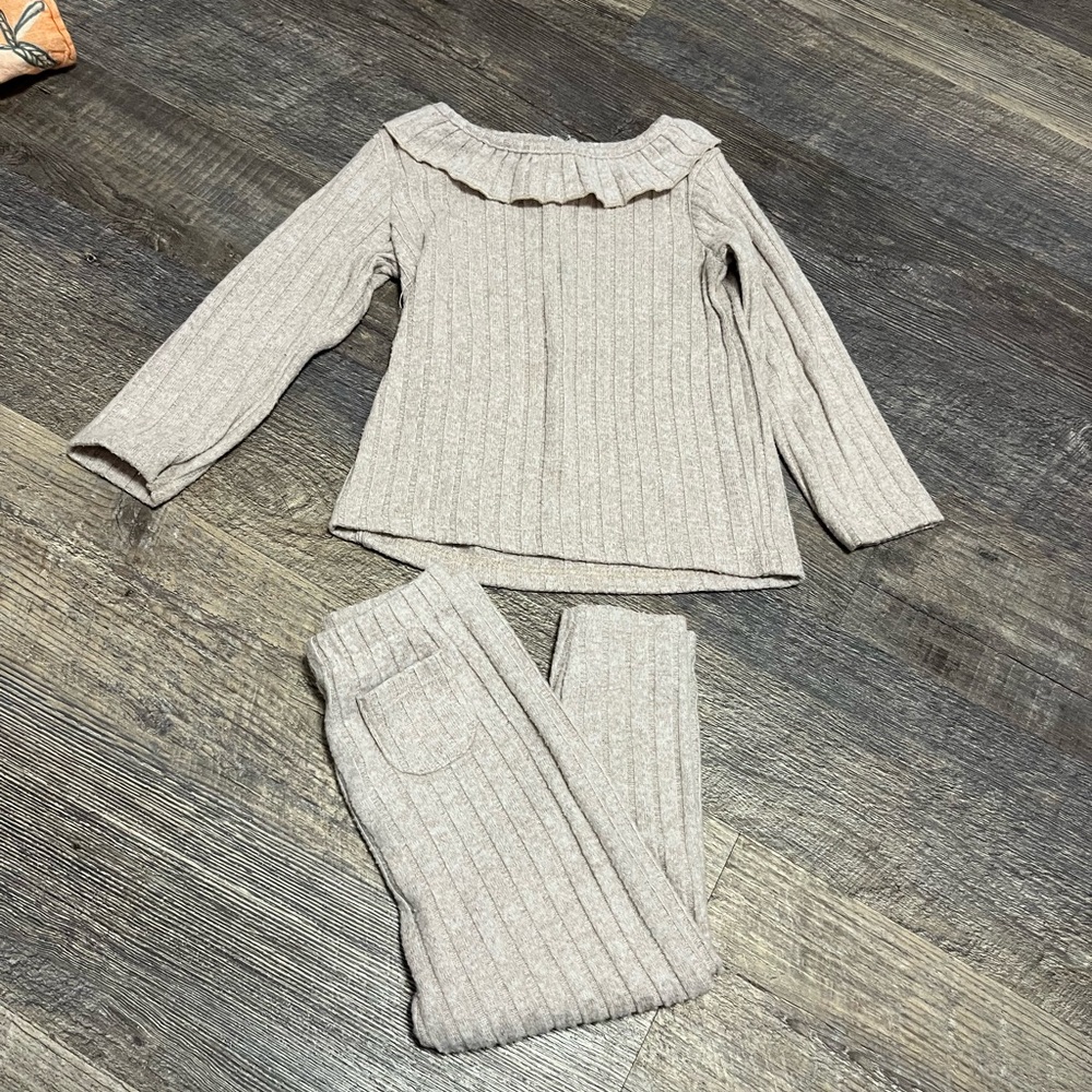 Primark Cream Knit Apparel - Picture 2 of 4